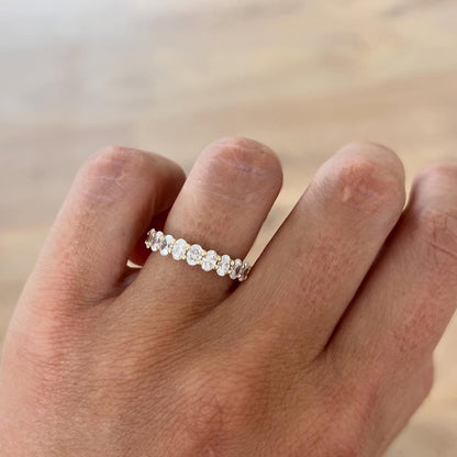 1.41 CT Classic Oval Diamond Anniversary Ring in Delicate Gold Band For Women