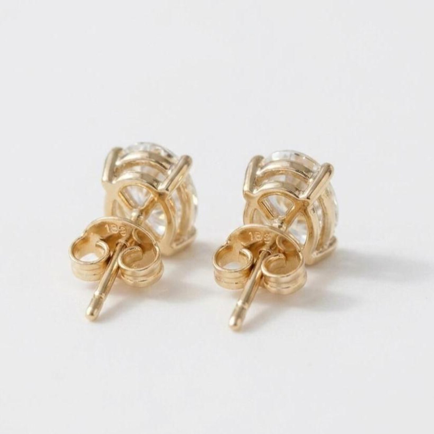 1.50 Ct Oval Cut Stud Earring