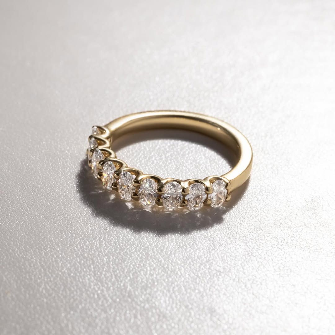 1.41 CT Classic Oval Diamond Anniversary Ring in Delicate Gold Band For Women